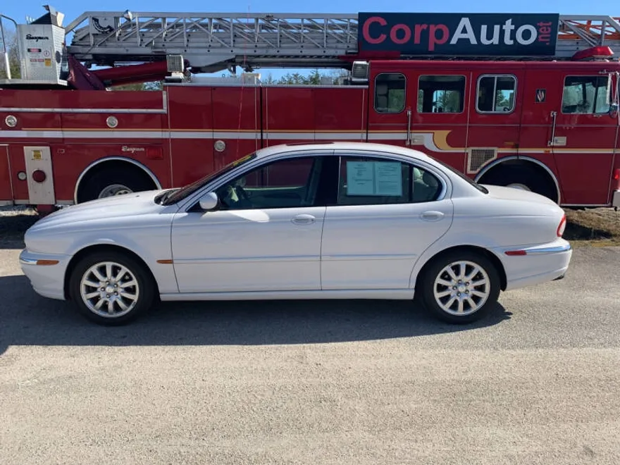 2002 Jaguar X-Type 2.5 photo 1