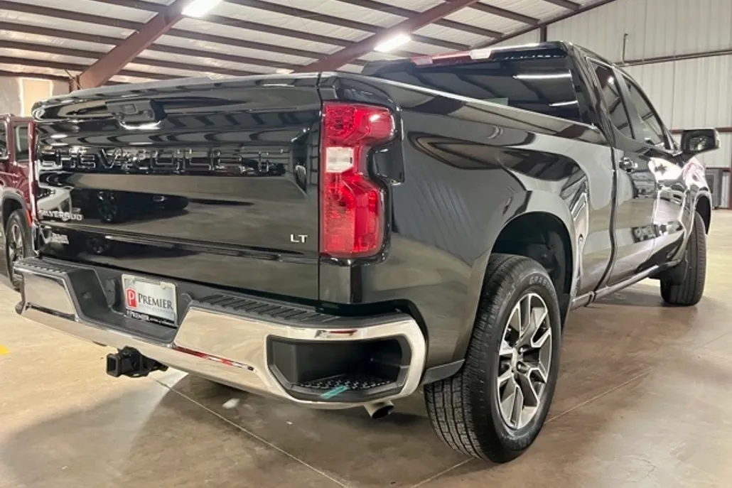 2024 Chevrolet Silverado 1500 LT photo 1