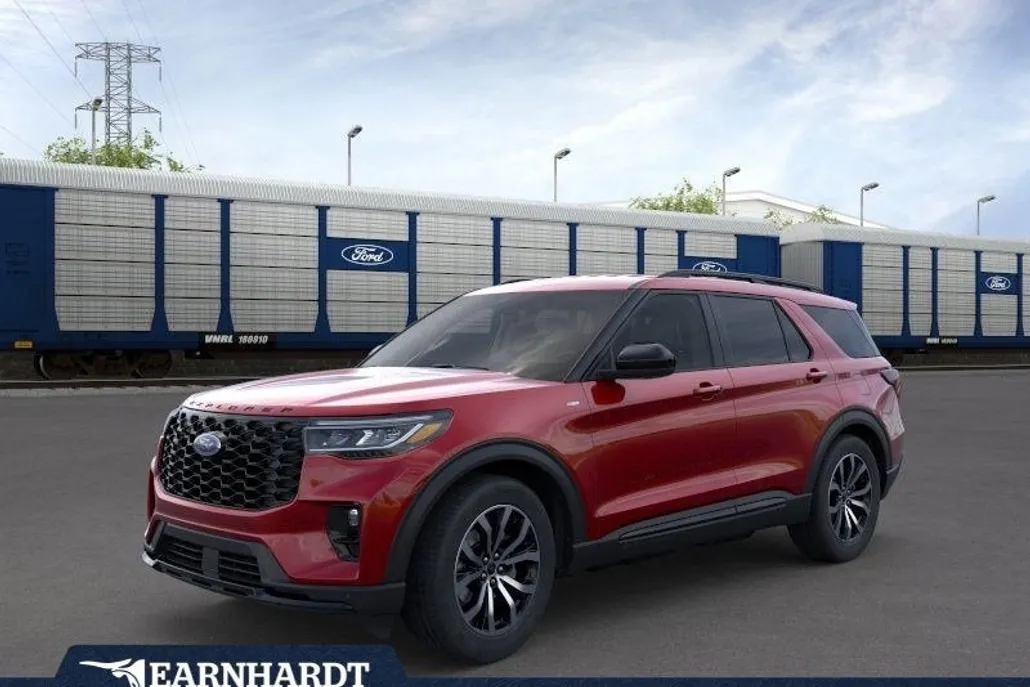 2025 Ford Explorer ST-Line photo 1