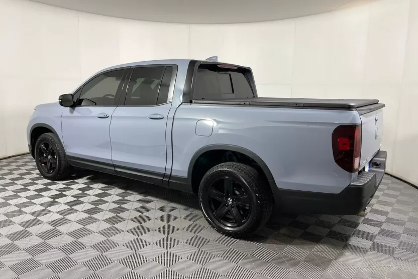 2023 Honda Ridgeline Black Edition photo 1