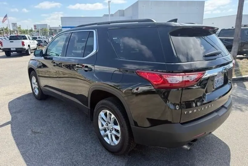 2021 Chevrolet Traverse Cloth photo 1