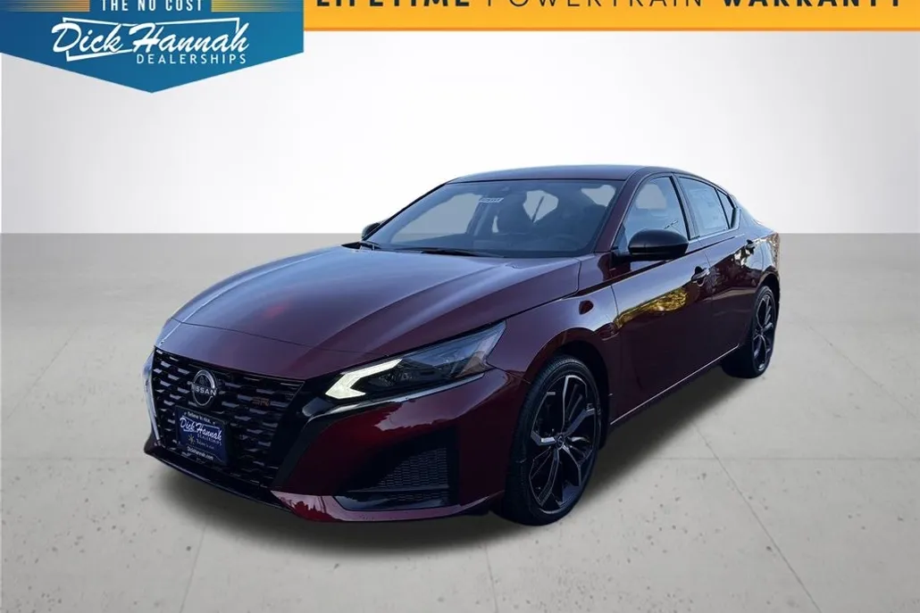 2025 Nissan Altima 2.5 SR photo 1