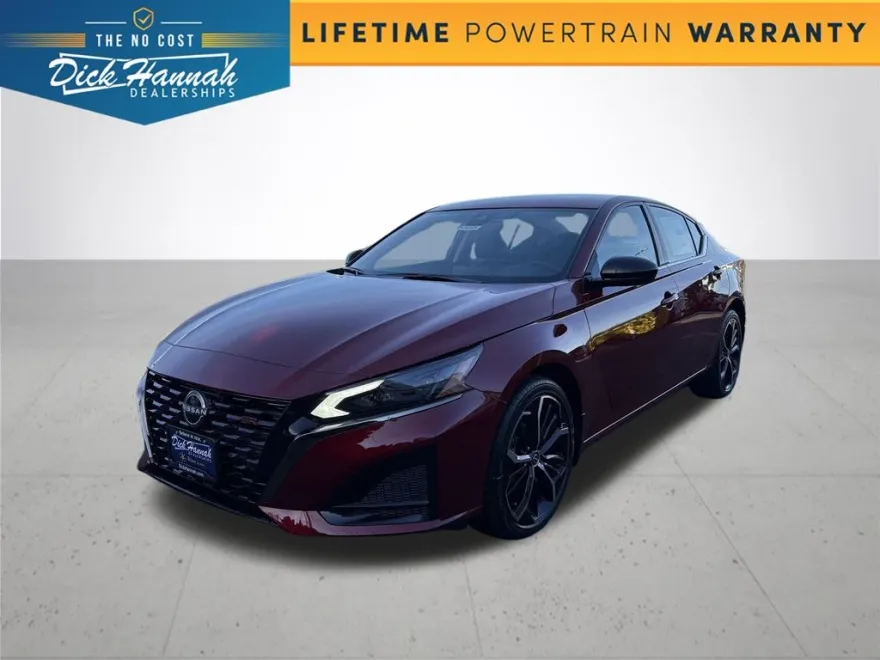 2025 Nissan Altima 2.5 SR photo 1