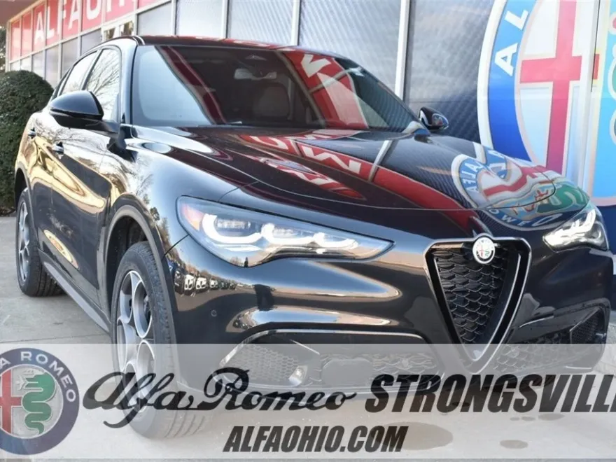 2025 Alfa Romeo Stelvio Sprint Base photo 1