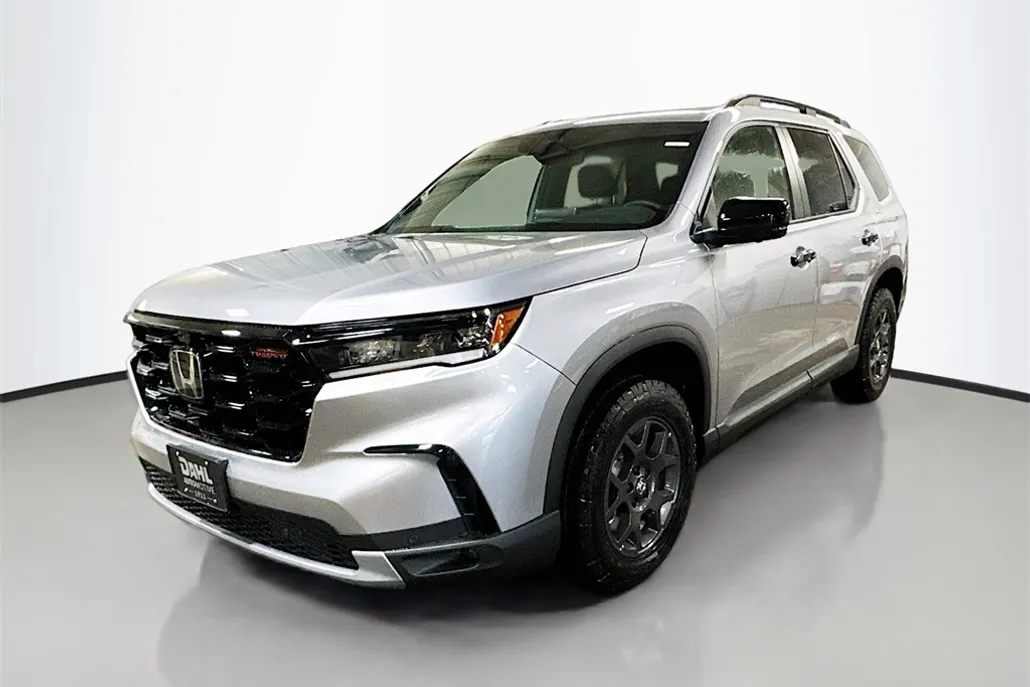 2025 Honda Pilot TrailSport photo 1