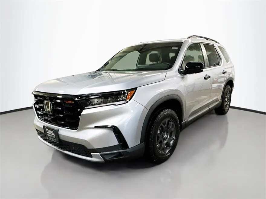 2025 Honda Pilot TrailSport photo 1