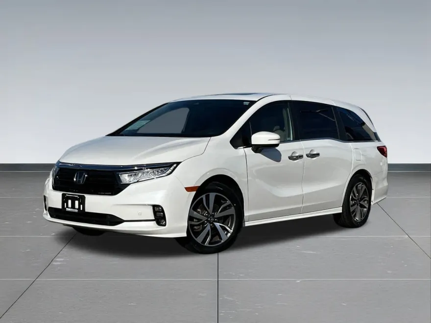 2023 Honda Odyssey Touring photo 1
