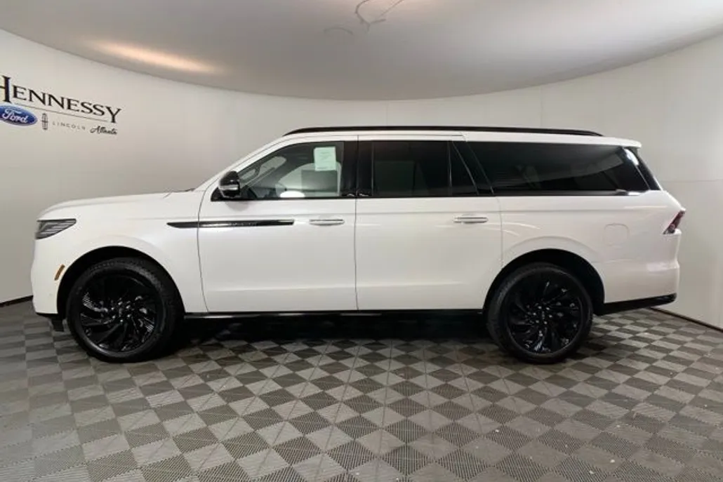 2025 Lincoln Navigator L Reserve photo 1
