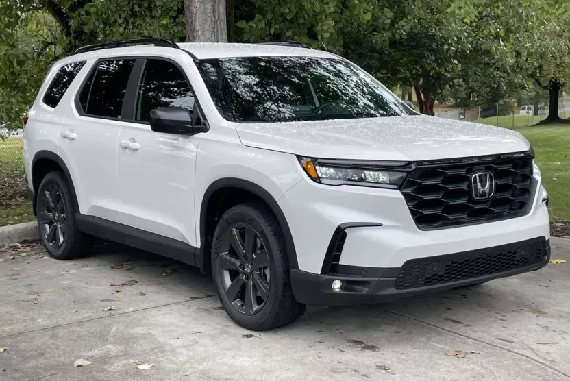2025 Honda Pilot Sport photo 1