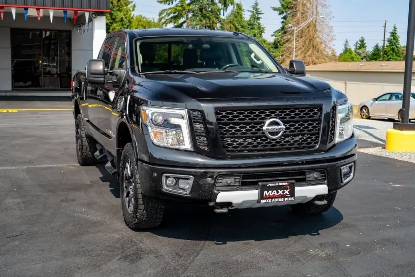 2016 Nissan Titan S photo 1