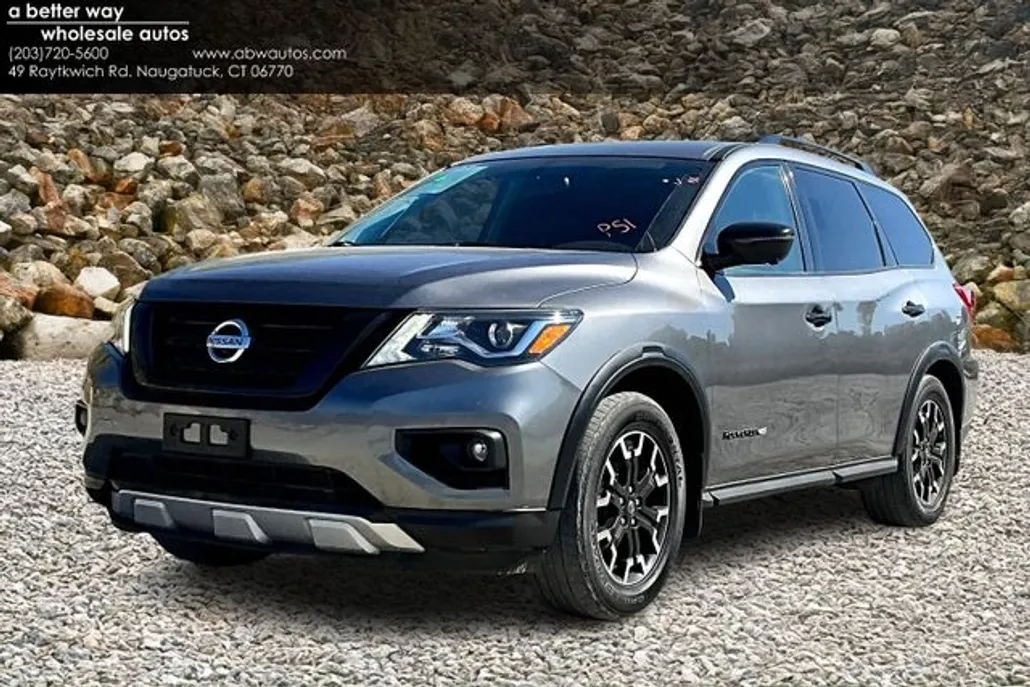 2019 Nissan Pathfinder SL photo 1