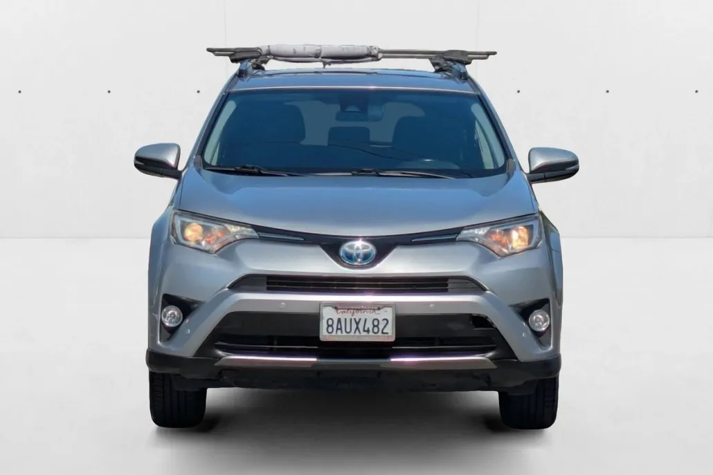 2017 Toyota RAV4 Hybrid XLE photo 1