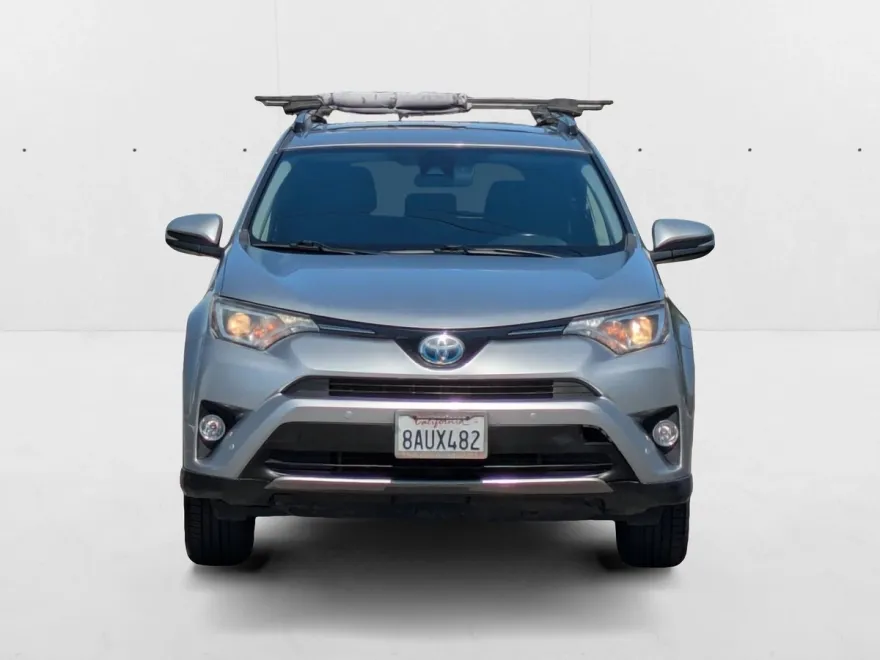2017 Toyota RAV4 Hybrid XLE photo 1