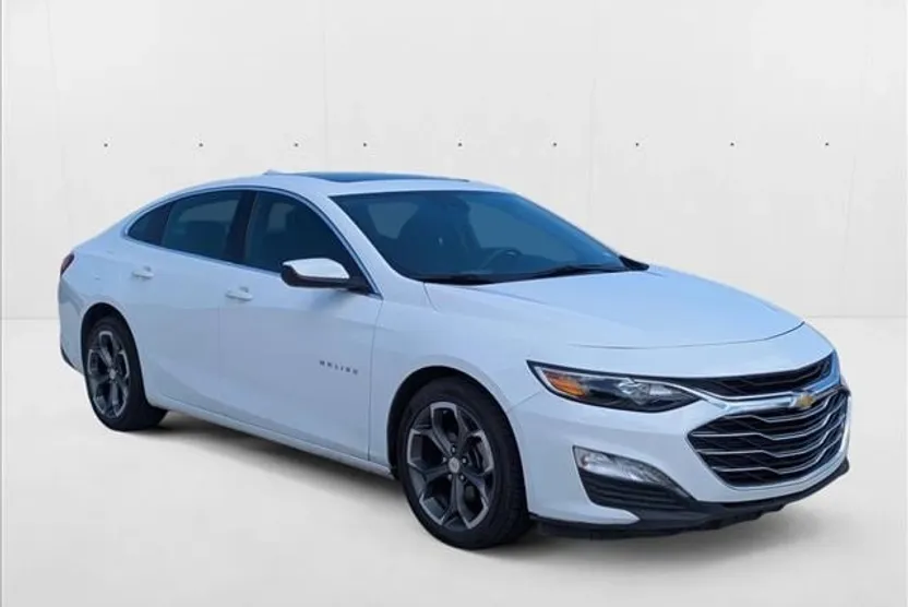 2024 Chevrolet Malibu 1LT photo 1