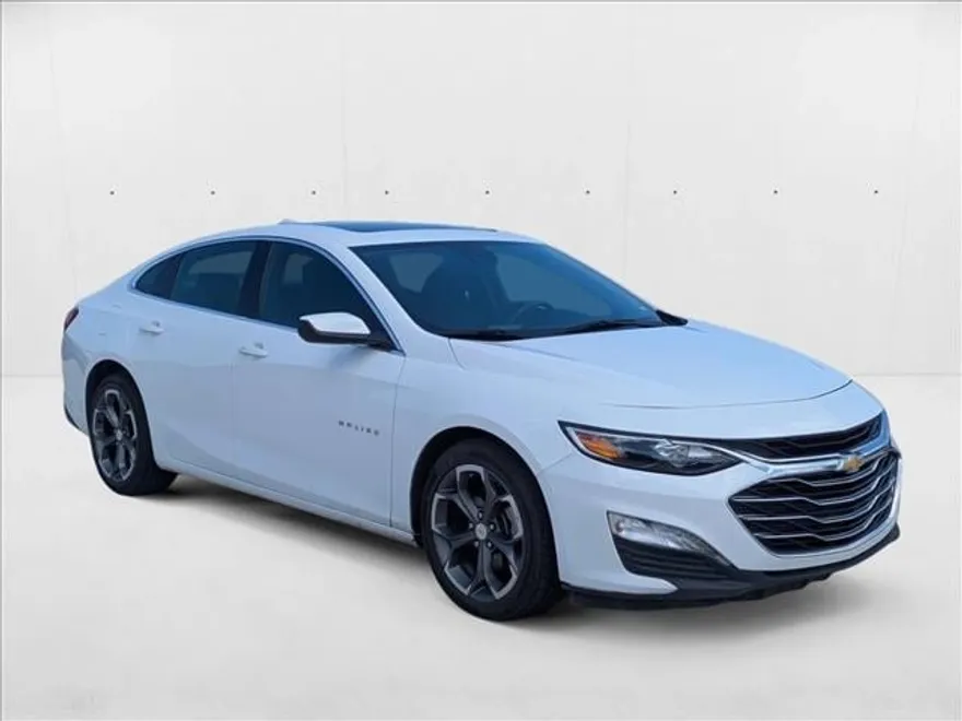2024 Chevrolet Malibu 1LT photo 1