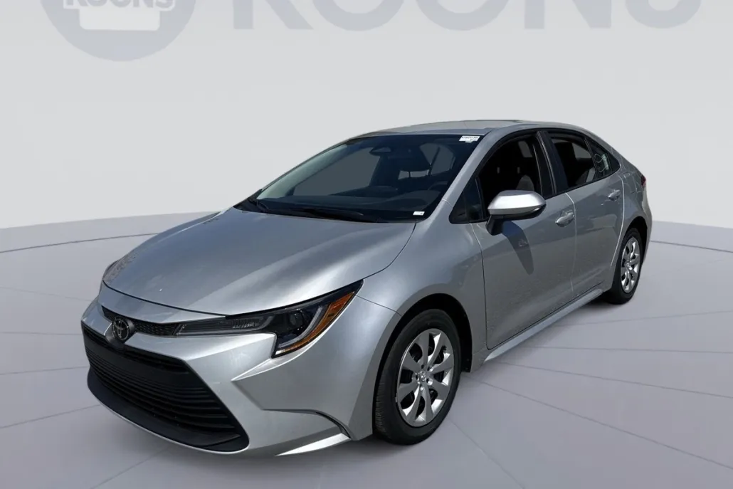 2025 Toyota Corolla LE photo 1