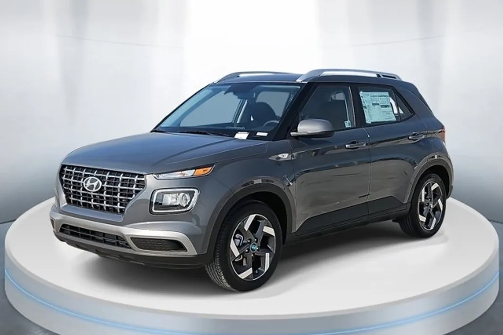 2025 Hyundai Venue SEL photo 1