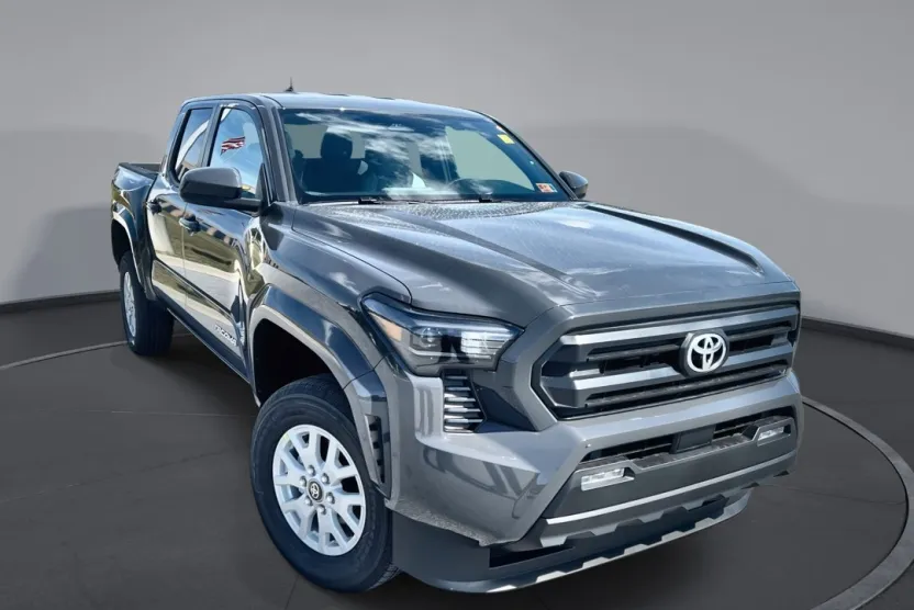 2025 Toyota Tacoma SR5 4x4 Double Cab photo 1