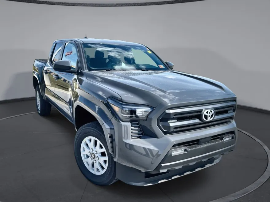 2025 Toyota Tacoma SR5 4x4 Double Cab photo 1
