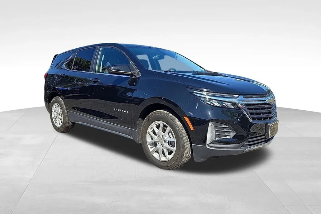 2022 Chevrolet Equinox LT photo 1