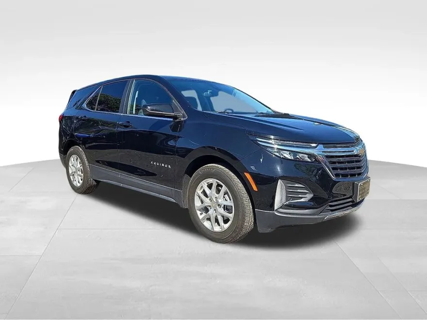 2022 Chevrolet Equinox LT photo 1