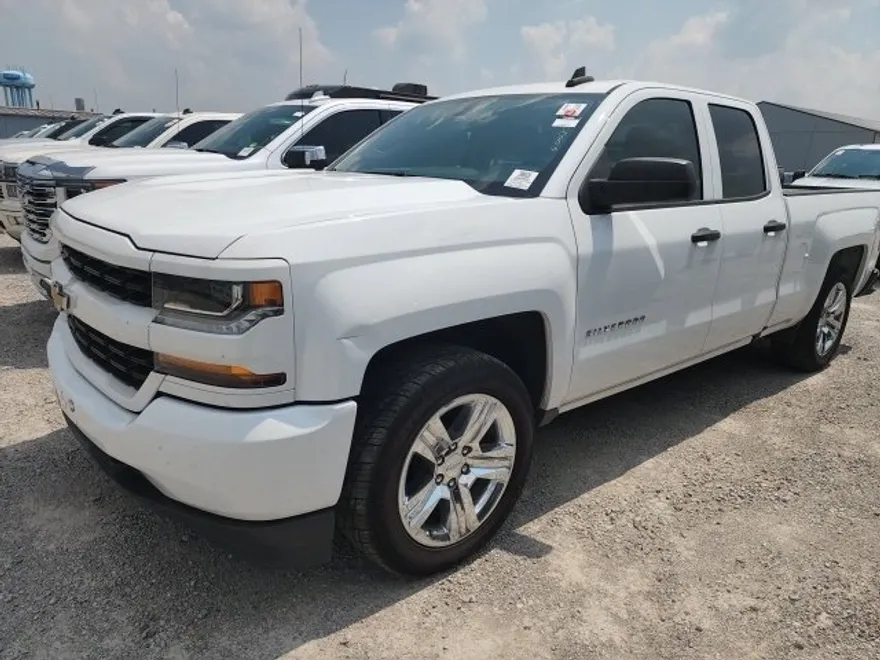 2019 Chevrolet Silverado 1500 Custom photo 1