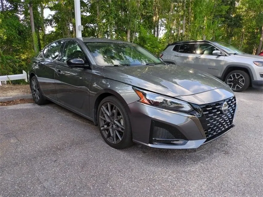 2023 Nissan Altima SR VC-Turbo photo 1