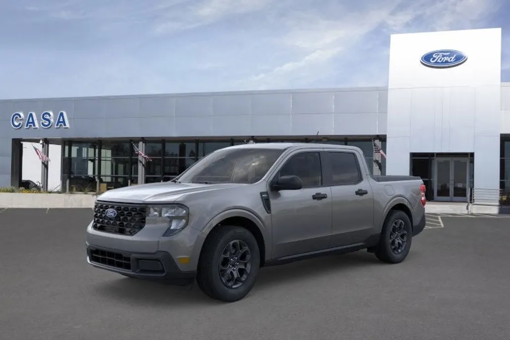 2025 Ford Maverick XLT photo 1