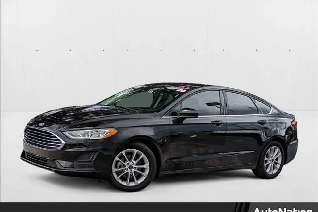 2020 Ford Fusion SE photo 1