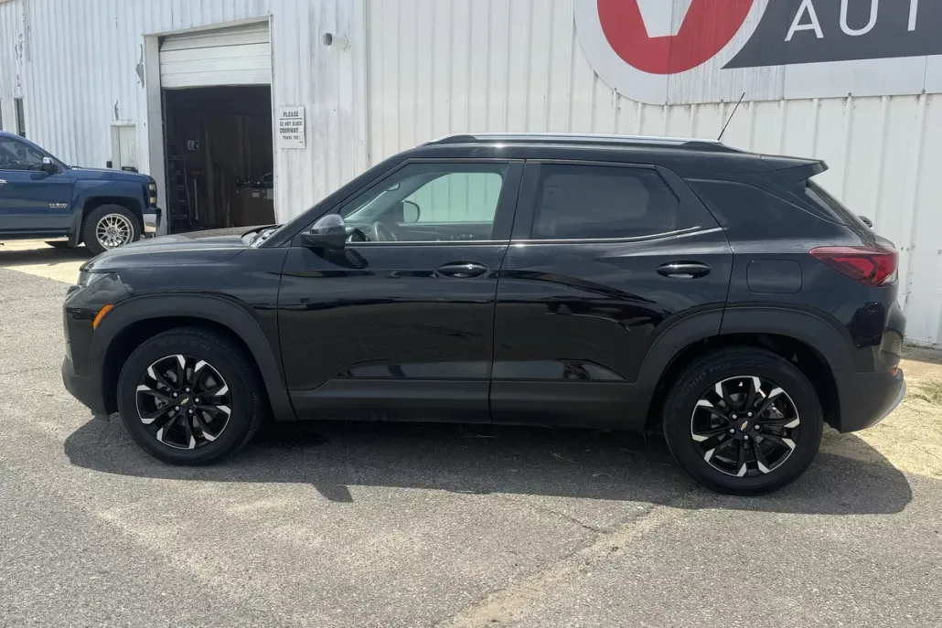 2022 Chevrolet Trailblazer LT photo 1