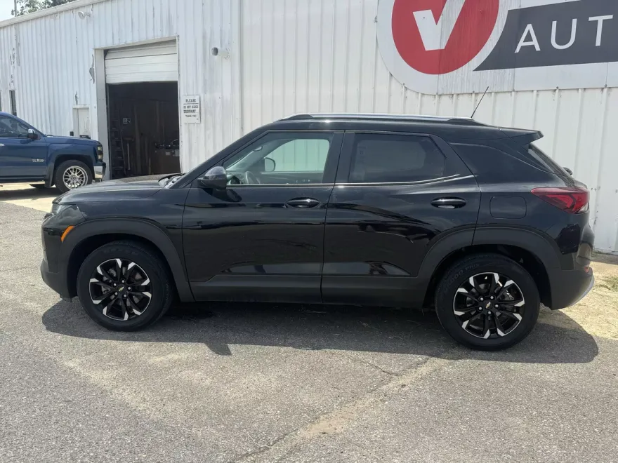 2022 Chevrolet Trailblazer LT photo 1
