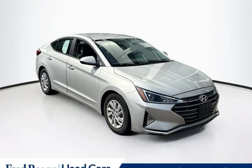 2019 Hyundai Elantra SE photo 1