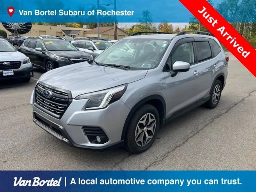 2023 Subaru Forester Premium photo 1