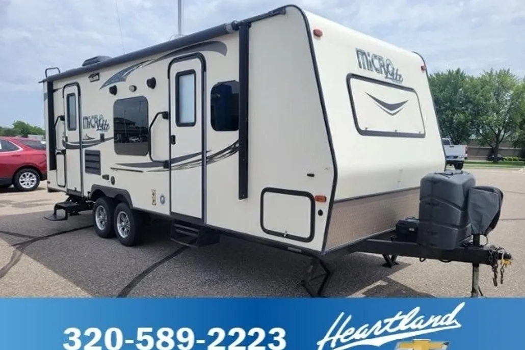 2017 Forest River Flagstaff Lite Weight Trailers photo 1