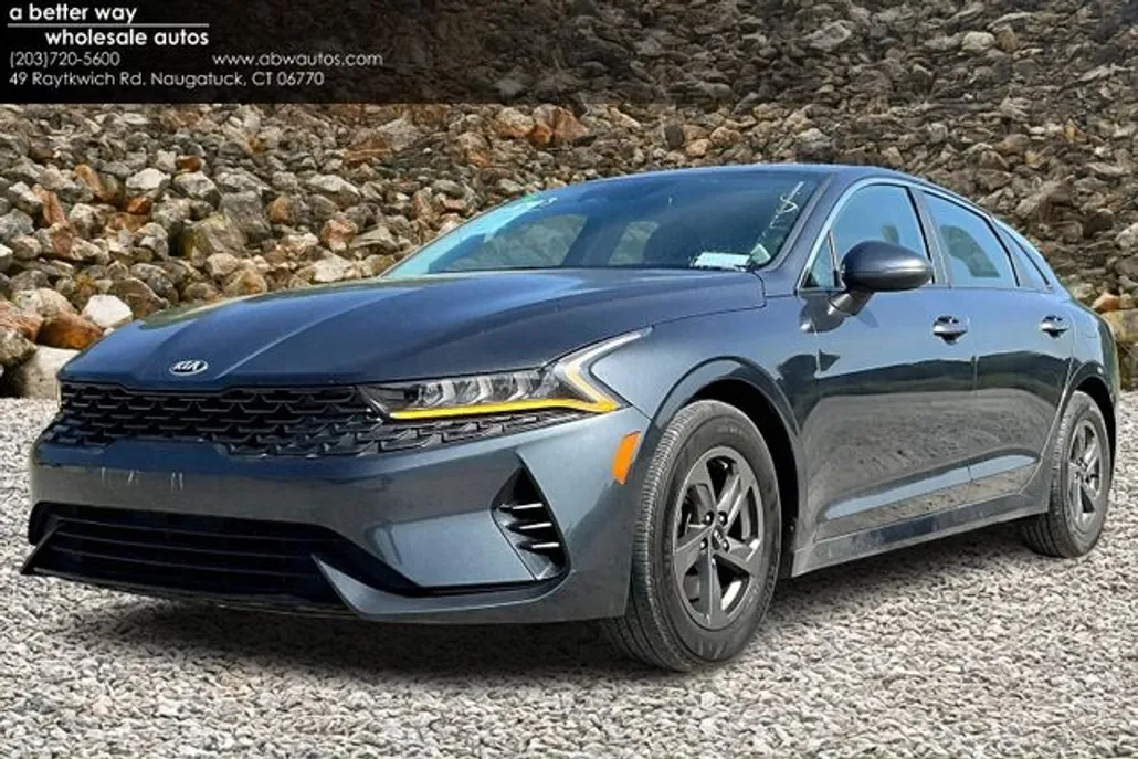 2021 Kia K5 LXS photo 1