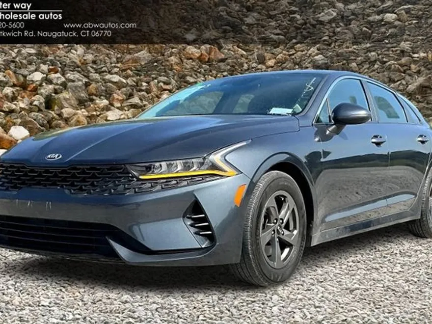 2021 Kia K5 LXS photo 1