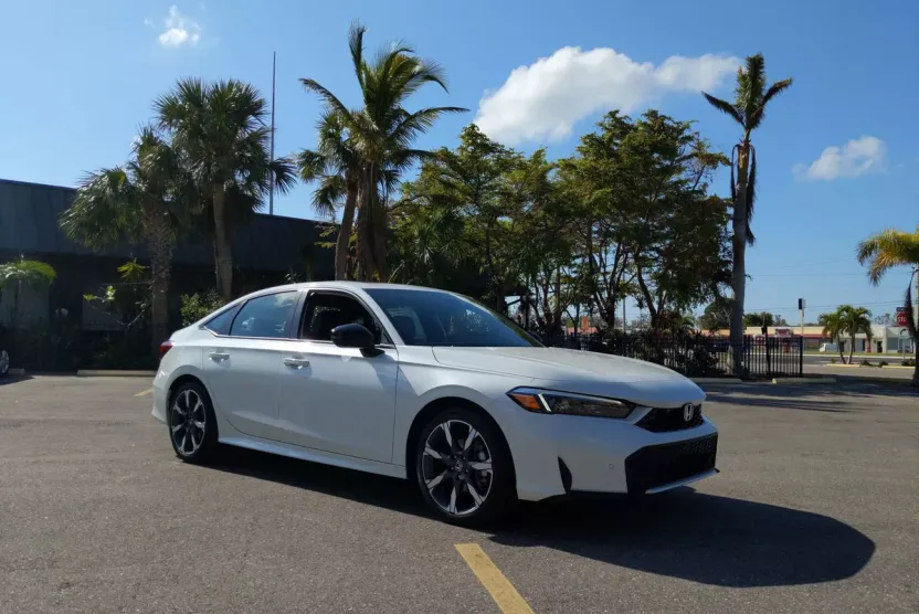 2025 Honda Civic Hybrid Sport Touring photo 1
