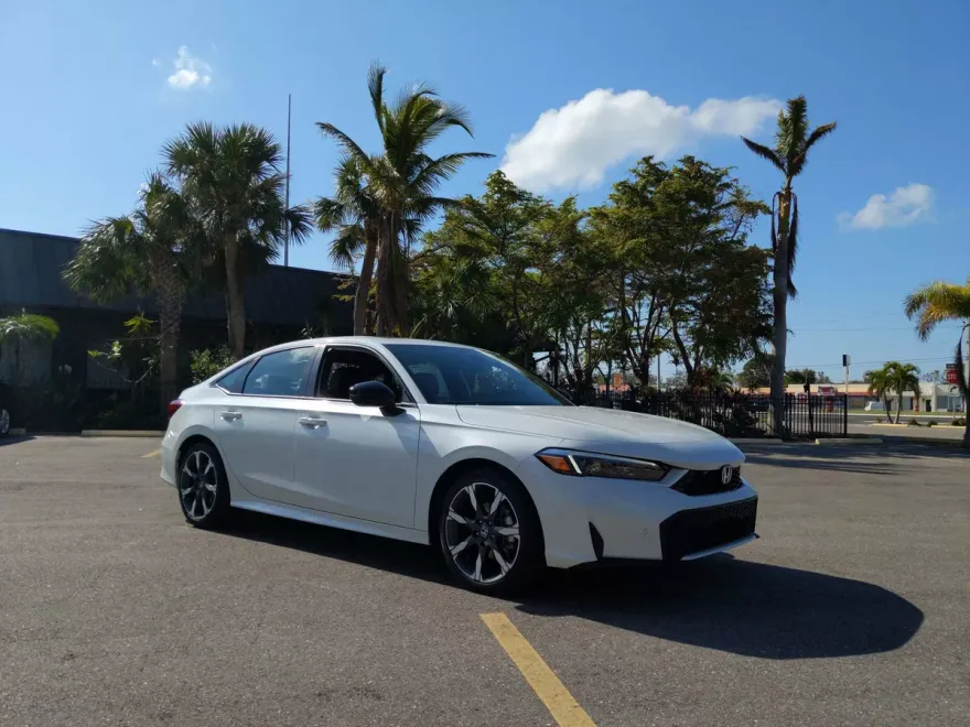 2025 Honda Civic Hybrid Sport Touring photo 1