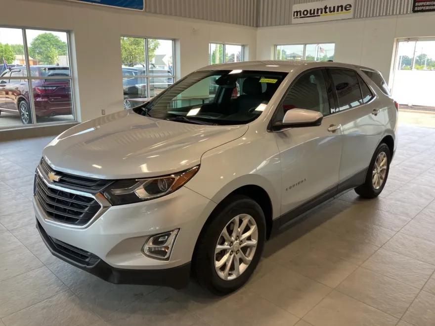 2020 Chevrolet Equinox LT photo 1