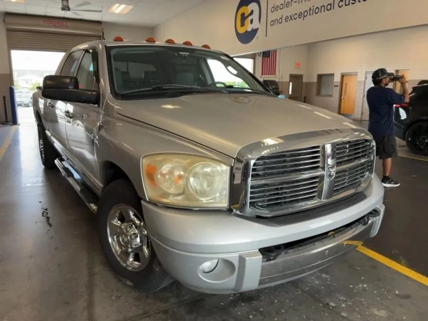 2008 Dodge Ram Laramie photo 1