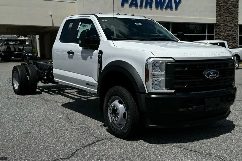 2024 Ford F-550 XL photo 1