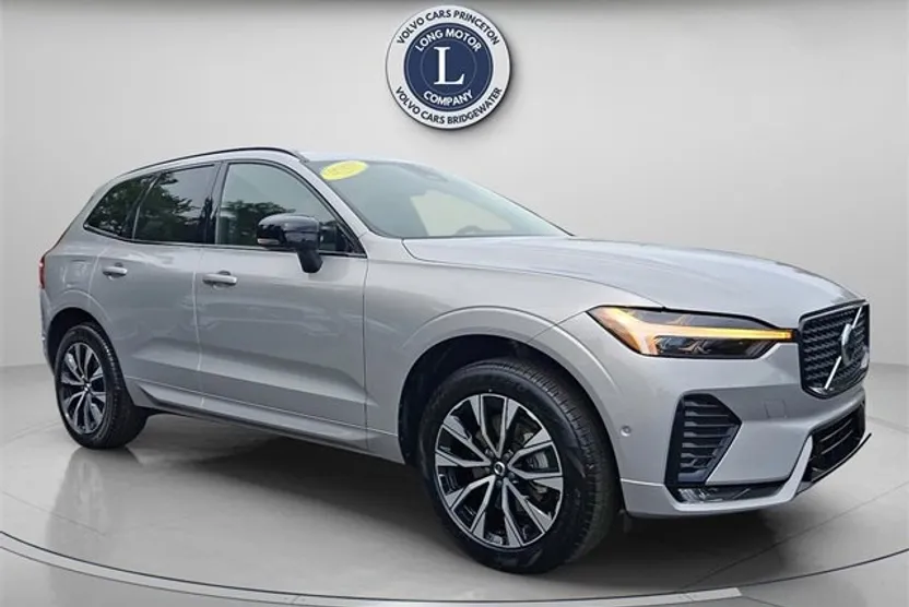 2025 Volvo XC60 B5 Plus photo 1