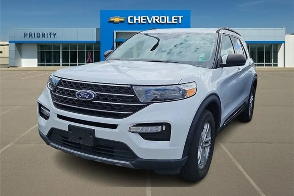 2020 Ford Explorer XLT photo 1