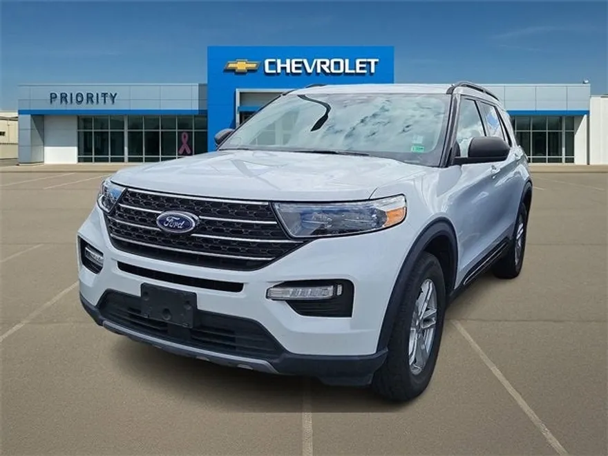 2020 Ford Explorer XLT photo 1