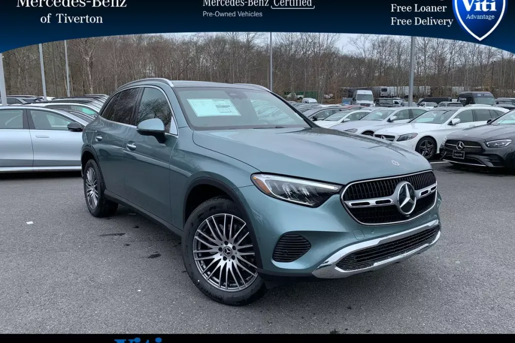 2025 Mercedes Benz GLC 300 4MATIC photo 1