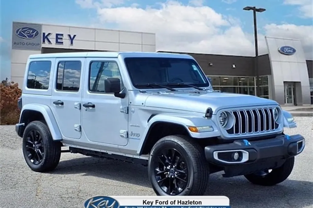 2024 Jeep Wrangler Sahara 4xe photo 1