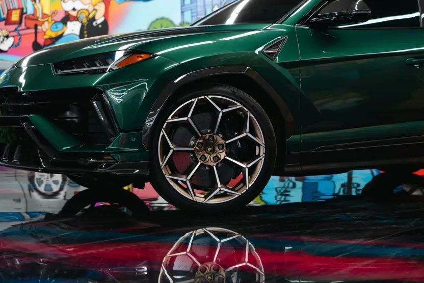 2024 Lamborghini Urus Performante photo 1