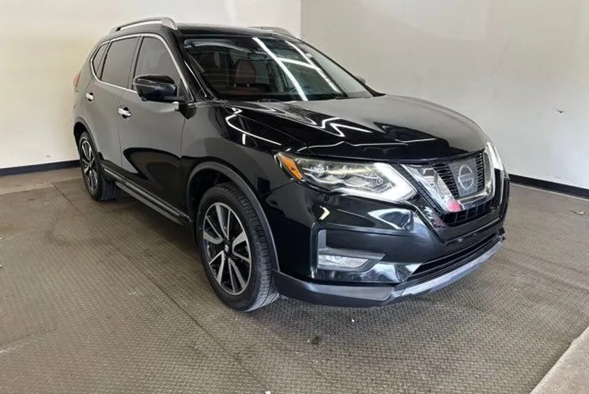 2017 Nissan Rogue SL photo 1