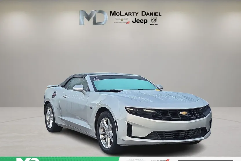 2019 Chevrolet Camaro 1LT photo 1