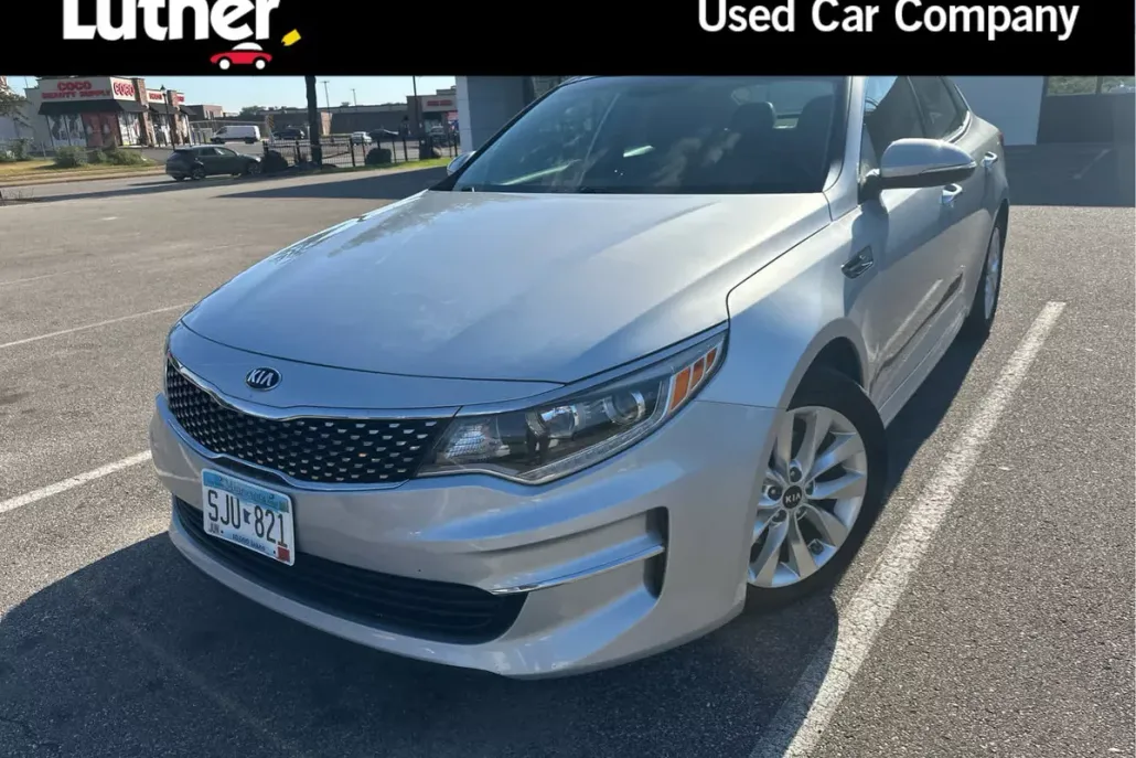 2018 Kia Optima EX photo 1